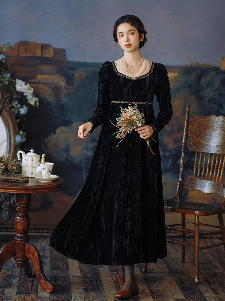 Regency Style Puff Sleeves Dress