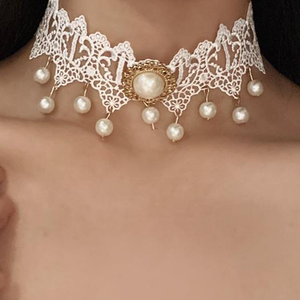 Vintage Style White Lace Choker necklace