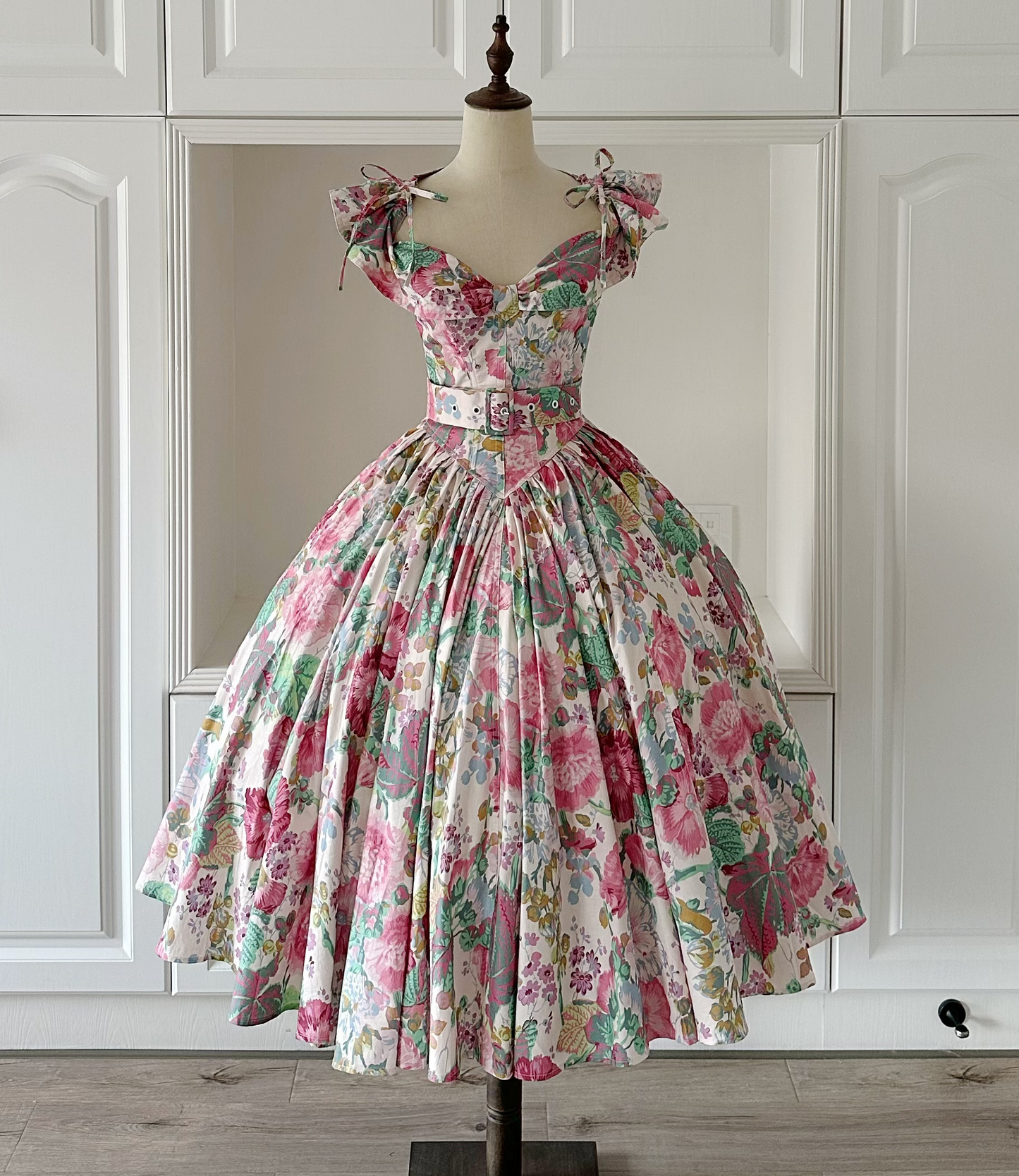 laura ashley vintage dresses Laura Ashley Remake Floral Swing Dress XS I Retro Fairy
