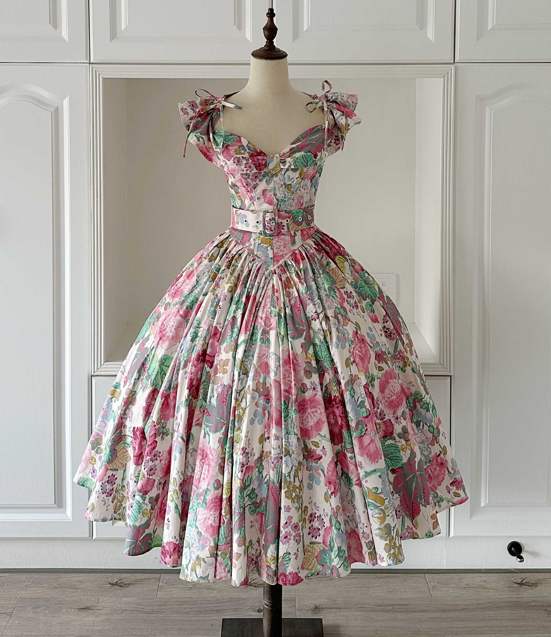 Laura Ashley Remake Floral Swing Dress XS I Retro Fairy Laura Ashley Remake Floral Swing Dress XS I Retro Fairy
