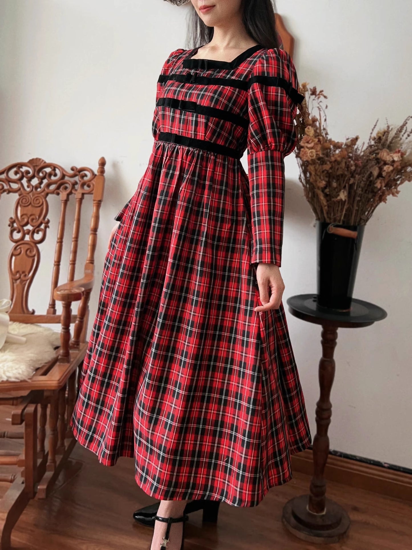 Vintage 70s Tartan Puff Sleeves Dress