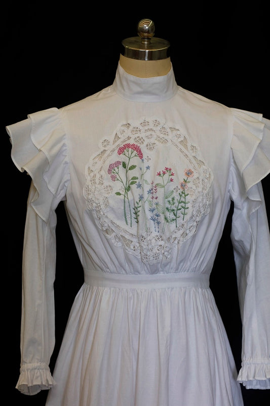White dress with floral embroidery, cottagecore dress, vintage dress,fairycore dress