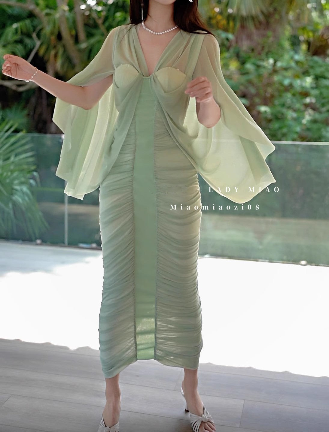 Vintage 3D-Cup Puff Sleeve Grecian Stretch Dress
