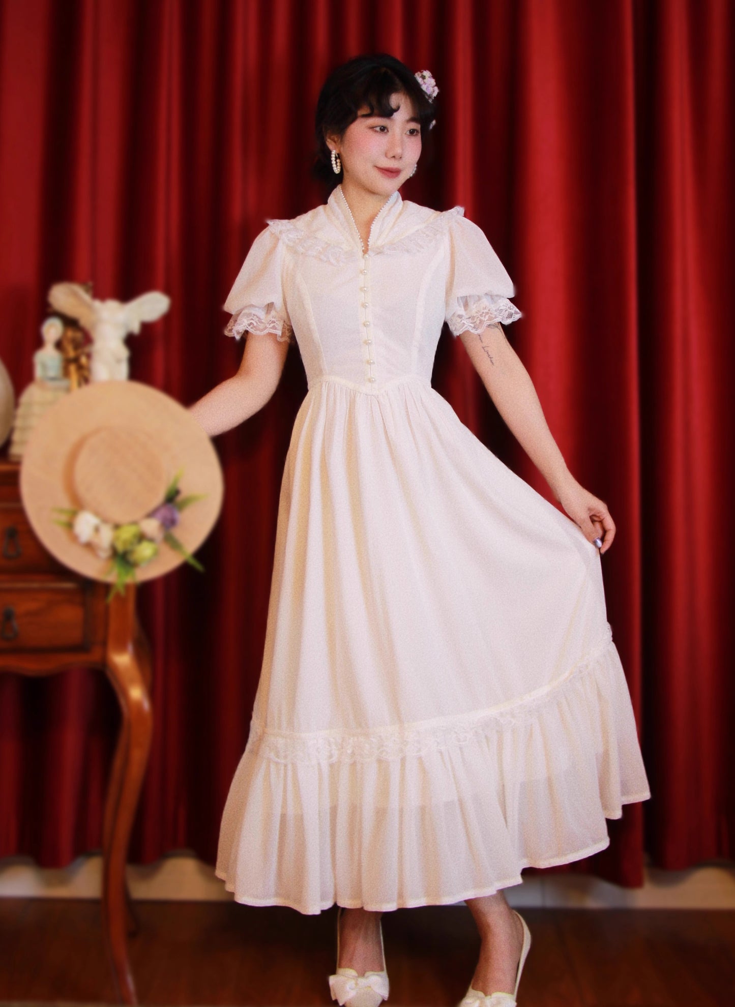 Vintage 70s Gunne sax Style V Neck Puff Sleeves Dress