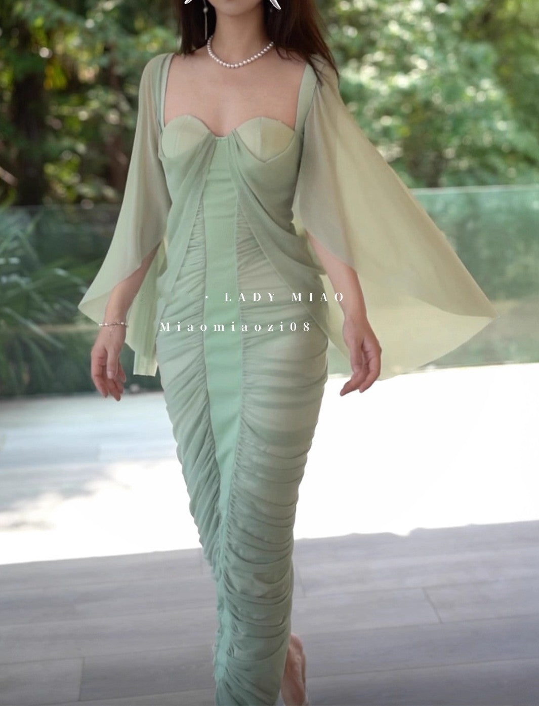 Vintage 3D-Cup Puff Sleeve Grecian Stretch Dress
