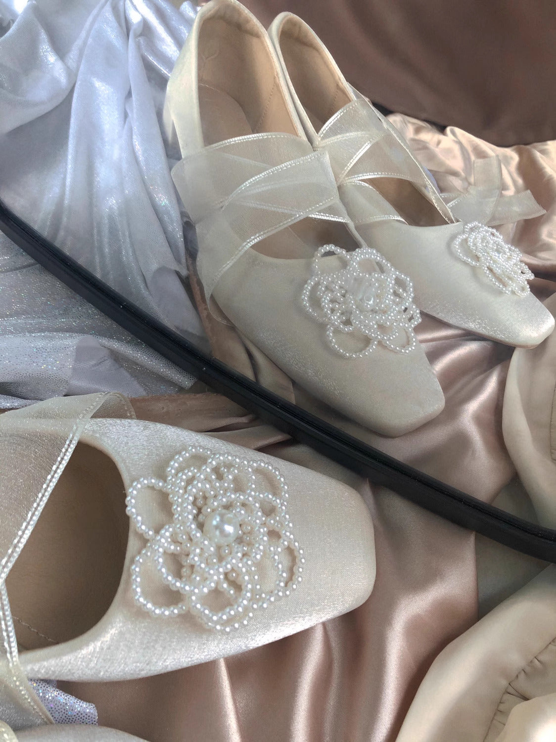 Retro Pearl Decor Lace up Heels Shoes