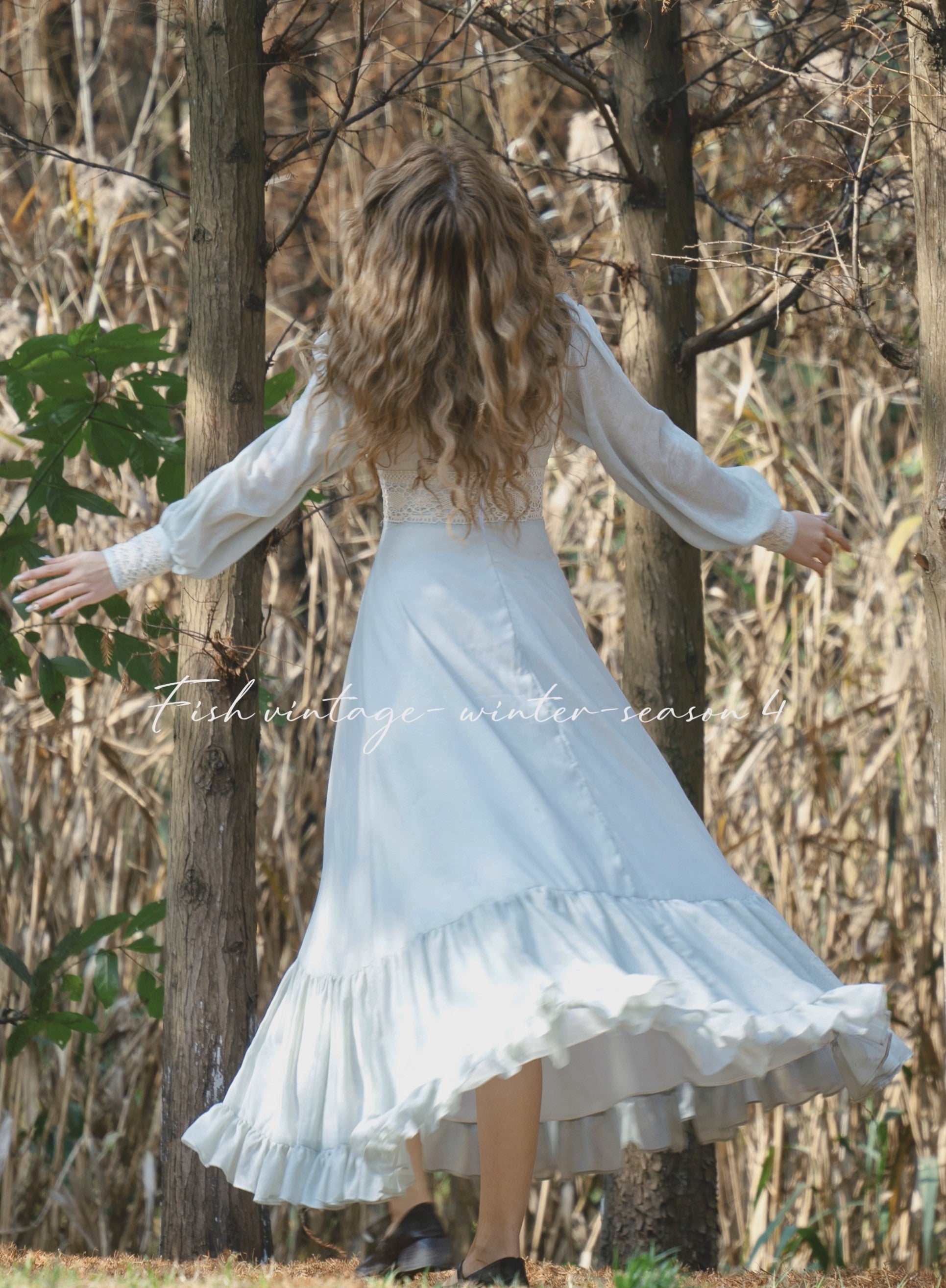 USA製ヴィンテージ シアーフリル レース ロングドレス ロリータ 透け感 Gunne Sax Remake V Neck Prairie Dress (2 COLORS) – Retro Fairy