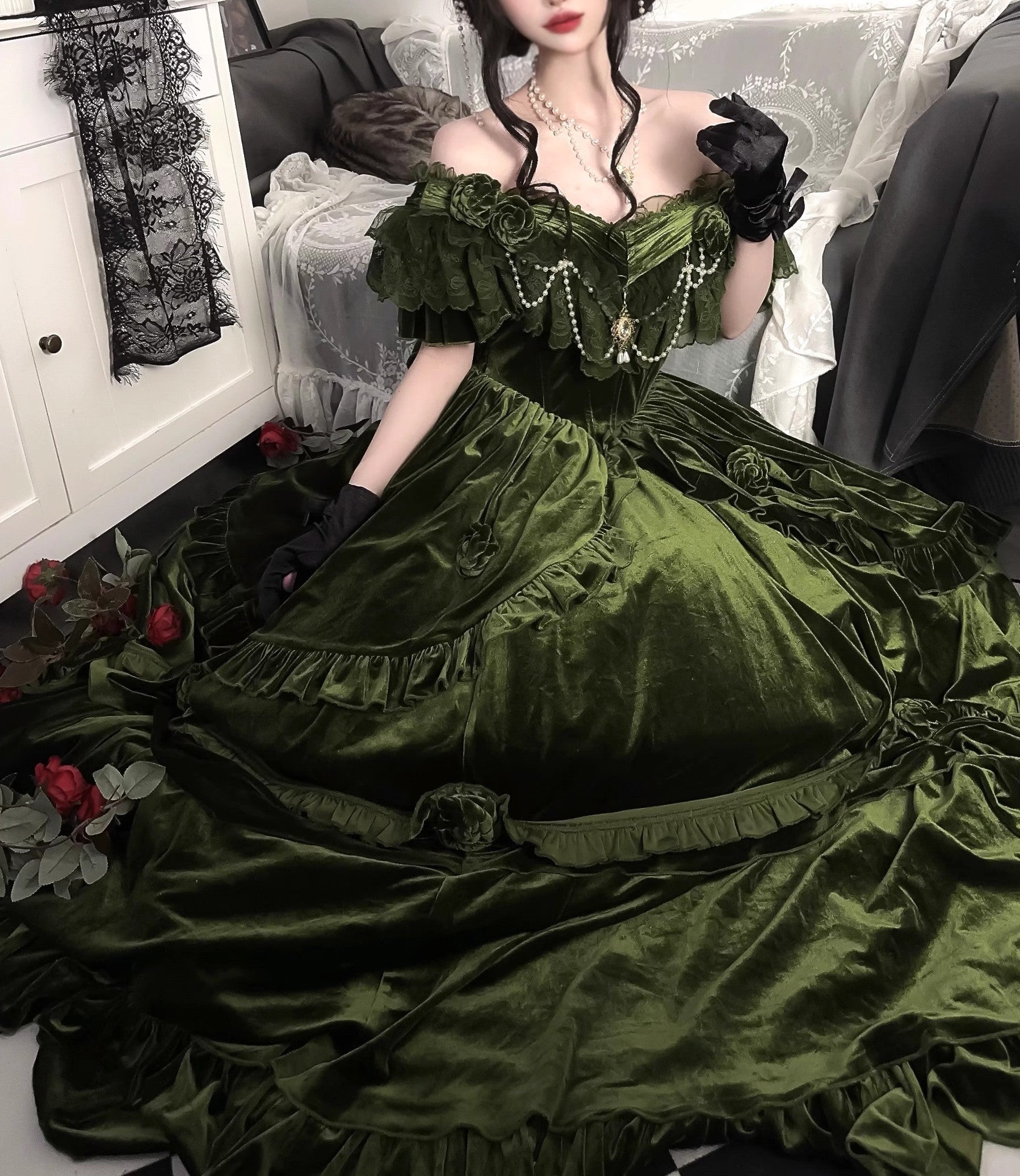 Vintage Coquette Princess Prom dress with Pearl Chain Velvet fabric Vintage Coquette Princess Prom dress with Pearl Chain Velvet fabric