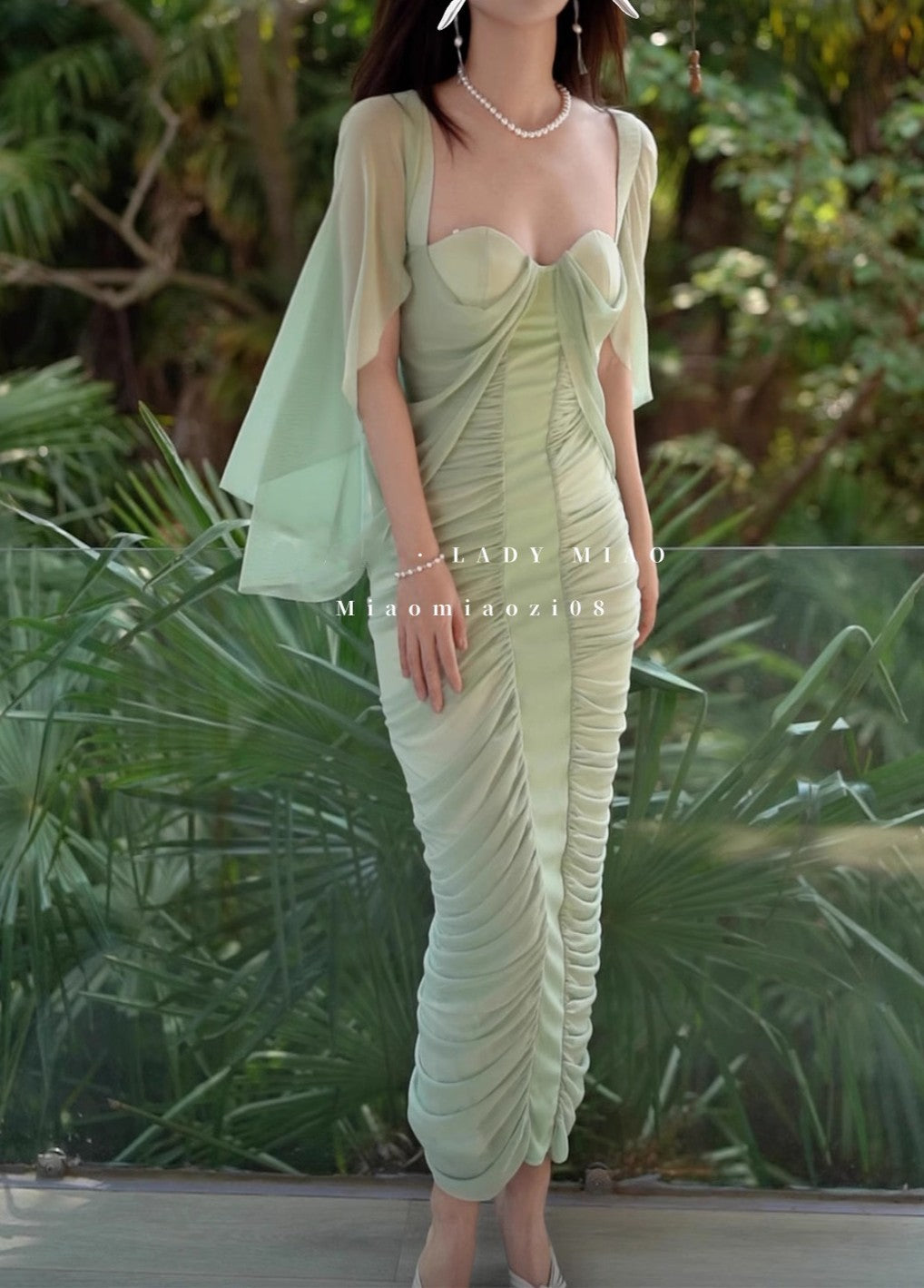 Vintage 3D-Cup Puff Sleeve Grecian Stretch Dress