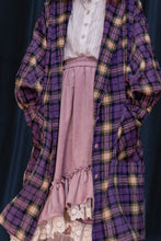 Load image into Gallery viewer, Vintage Remake Lace Hem Irregular Skirt
