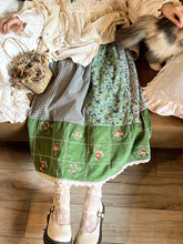 Load image into Gallery viewer, (Preoder) Retro Cottagecore Embroidery Floral Skirt
