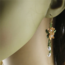 Load image into Gallery viewer, Cottagecore Flower Earrings &amp; Brooch
