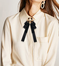 Load image into Gallery viewer, Vintage Style Bow Tie Brooch Collar Pin
