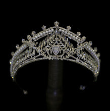 Load image into Gallery viewer, Hair Crown Bridal Hair Band

