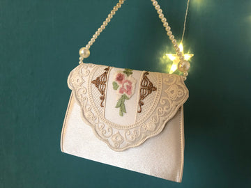 Pink Aesthetic Lace Flower Embroidered Heart-shaped Handbag with
