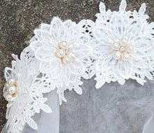 Load image into Gallery viewer, Double-layer Soft yarn Wedding veil

