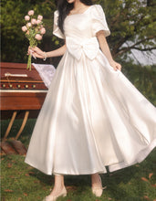 Load image into Gallery viewer, Retro 1950s Puff Sleeves Bridal Dress
