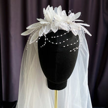 Load image into Gallery viewer, Vintage Style Yarn Wedding veil
