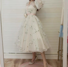 Load image into Gallery viewer, vintage dress cottagecore dress party dress 1930s 1940s dress 1950s dress 1900 dress Edwardian dress Prairie dress Lawn dress Period Drama Style Regency Dress

